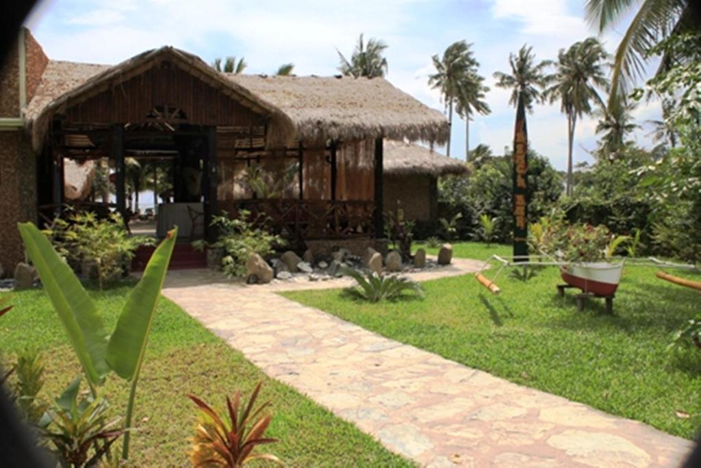 Cooper'S Beach Resort Lucbuan Exterior photo