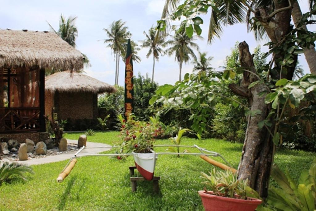 Cooper'S Beach Resort Lucbuan Exterior photo