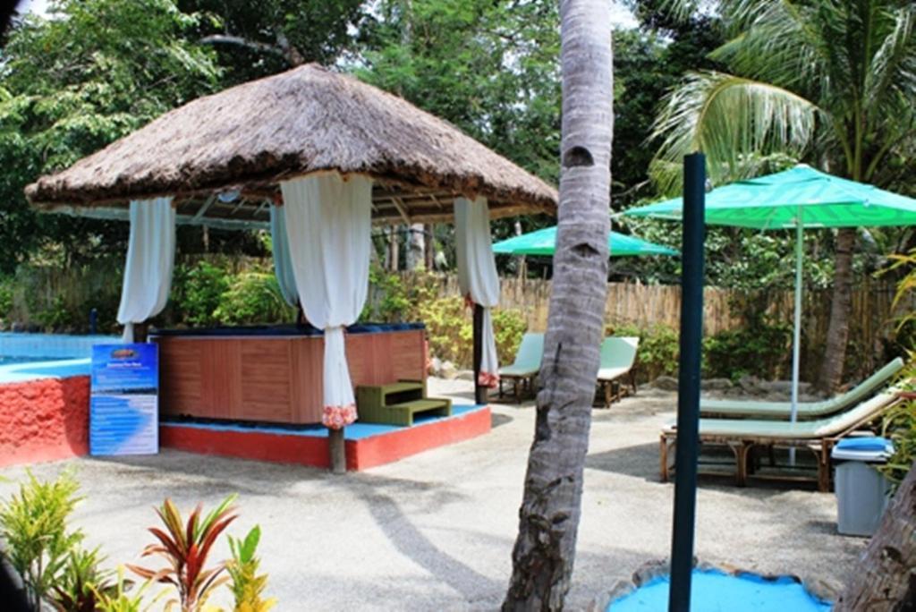 Cooper'S Beach Resort Lucbuan Exterior photo