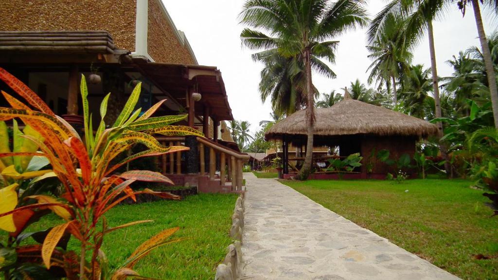 Cooper'S Beach Resort Lucbuan Exterior photo