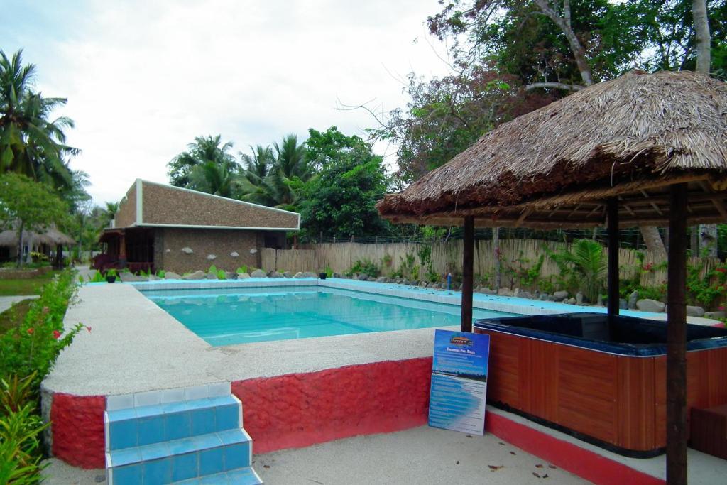 Cooper'S Beach Resort Lucbuan Exterior photo