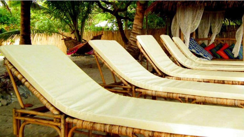 Cooper'S Beach Resort Lucbuan Exterior photo
