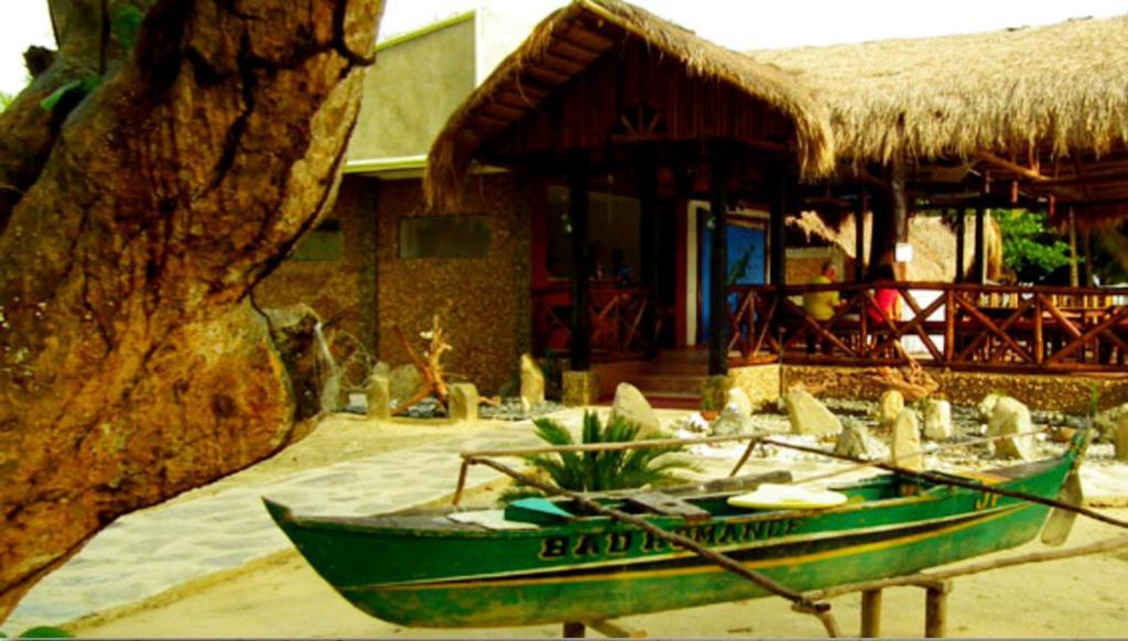 Cooper'S Beach Resort Lucbuan Exterior photo