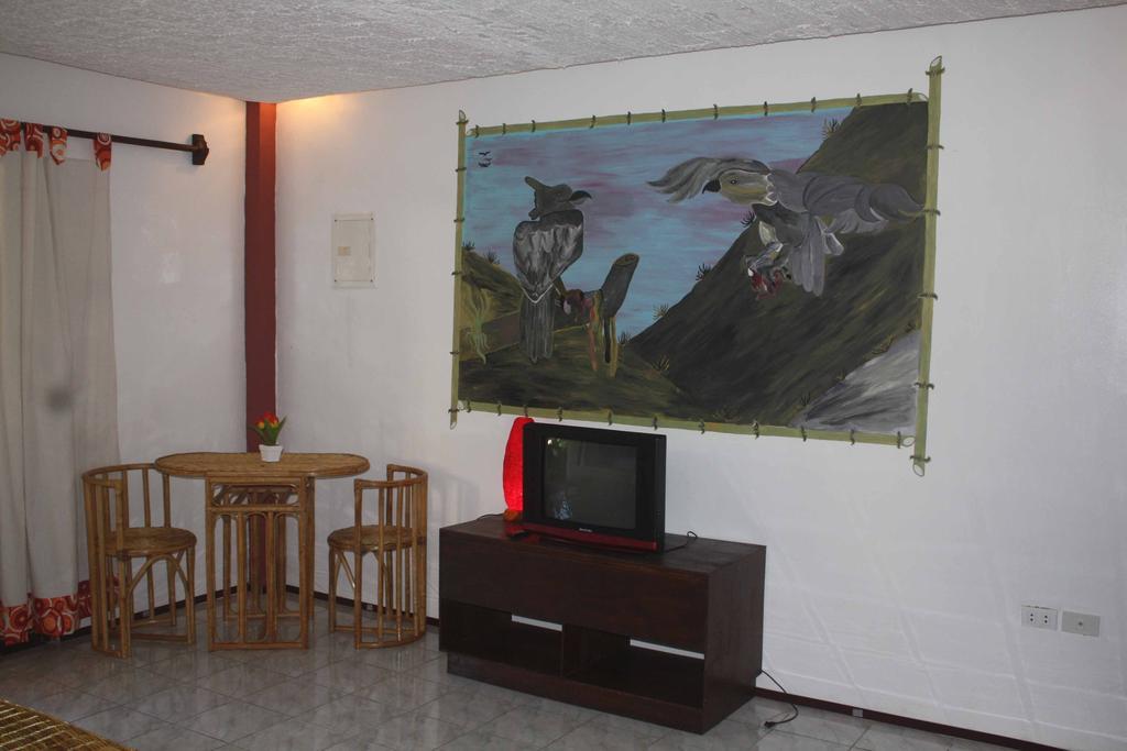 Cooper'S Beach Resort Lucbuan Room photo