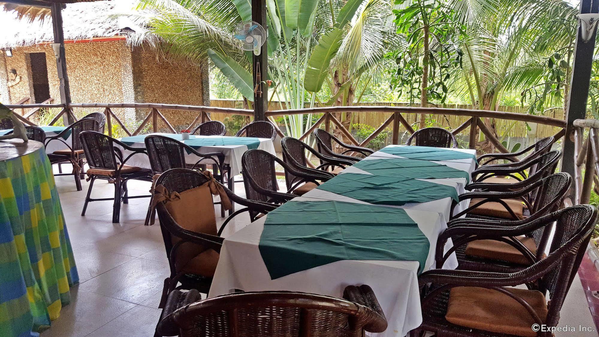 Cooper'S Beach Resort Lucbuan Exterior photo