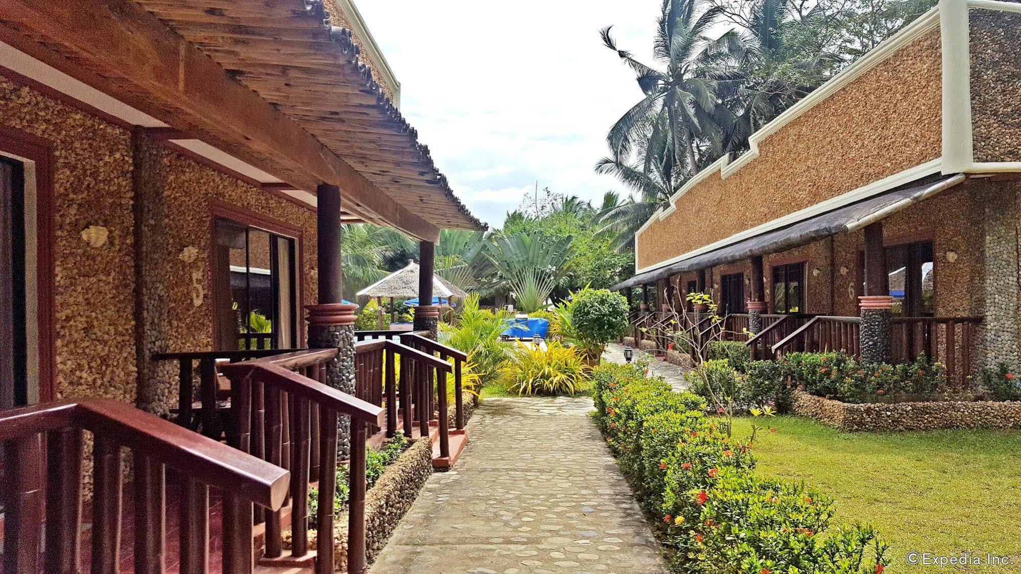 Cooper'S Beach Resort Lucbuan Exterior photo