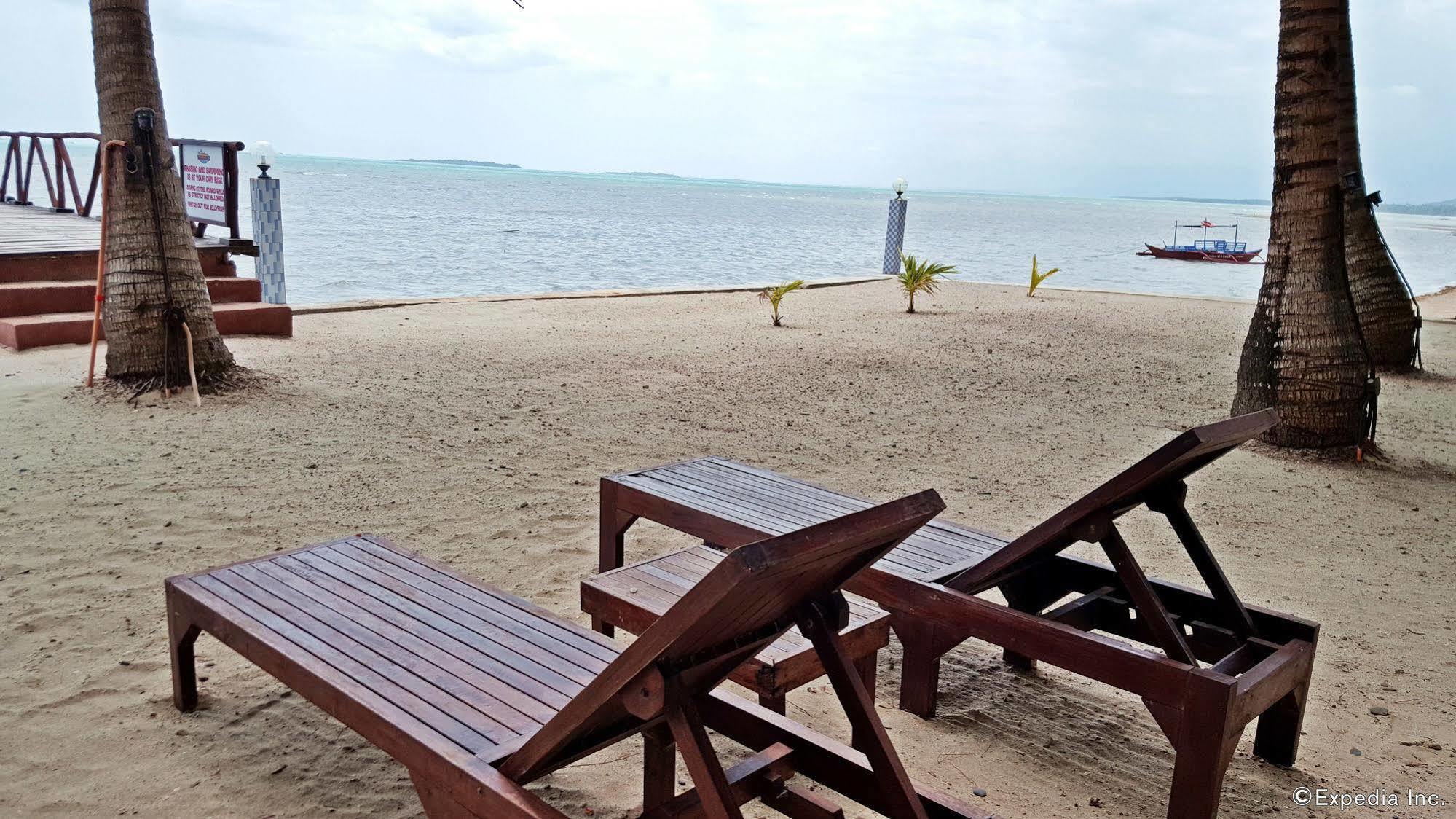 Cooper'S Beach Resort Lucbuan Exterior photo