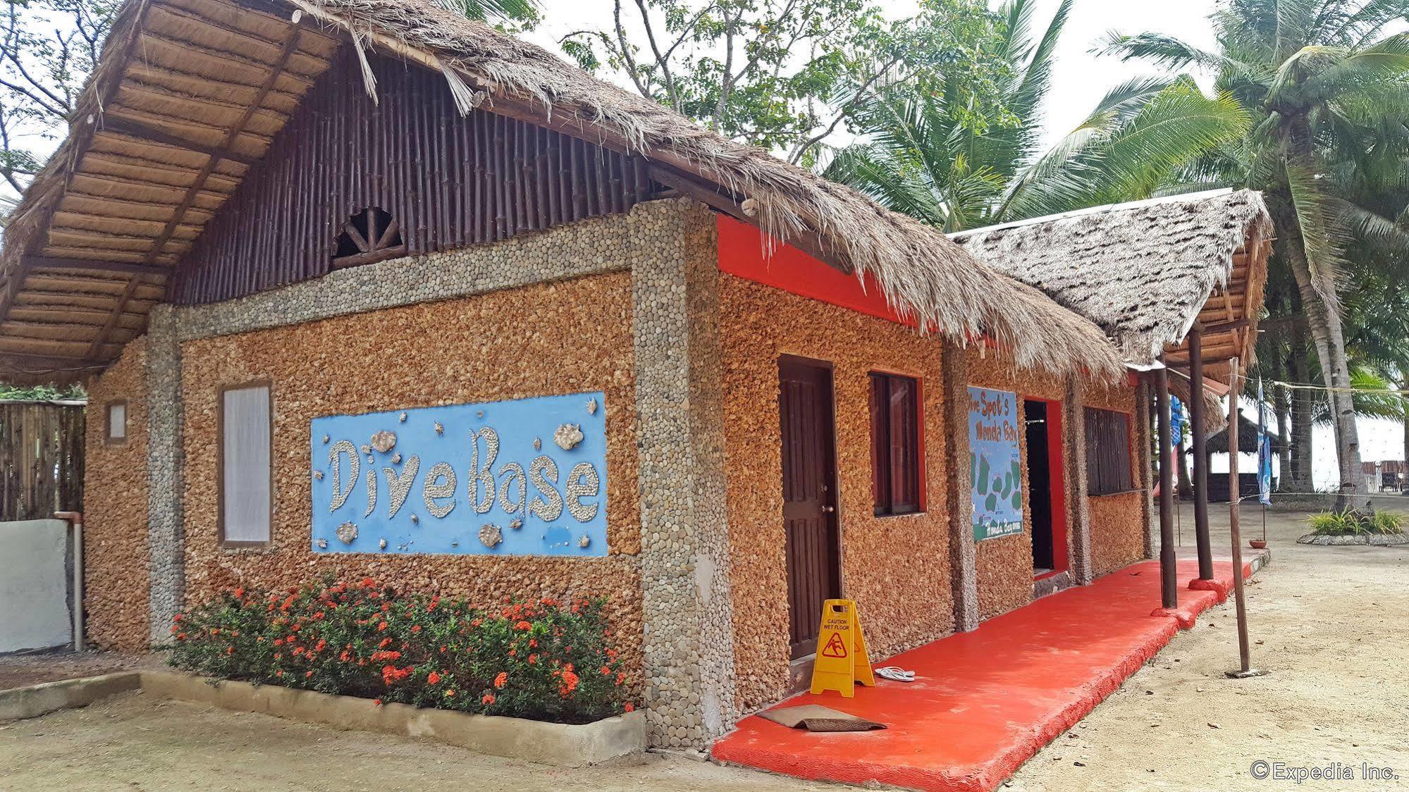 Cooper'S Beach Resort Lucbuan Exterior photo