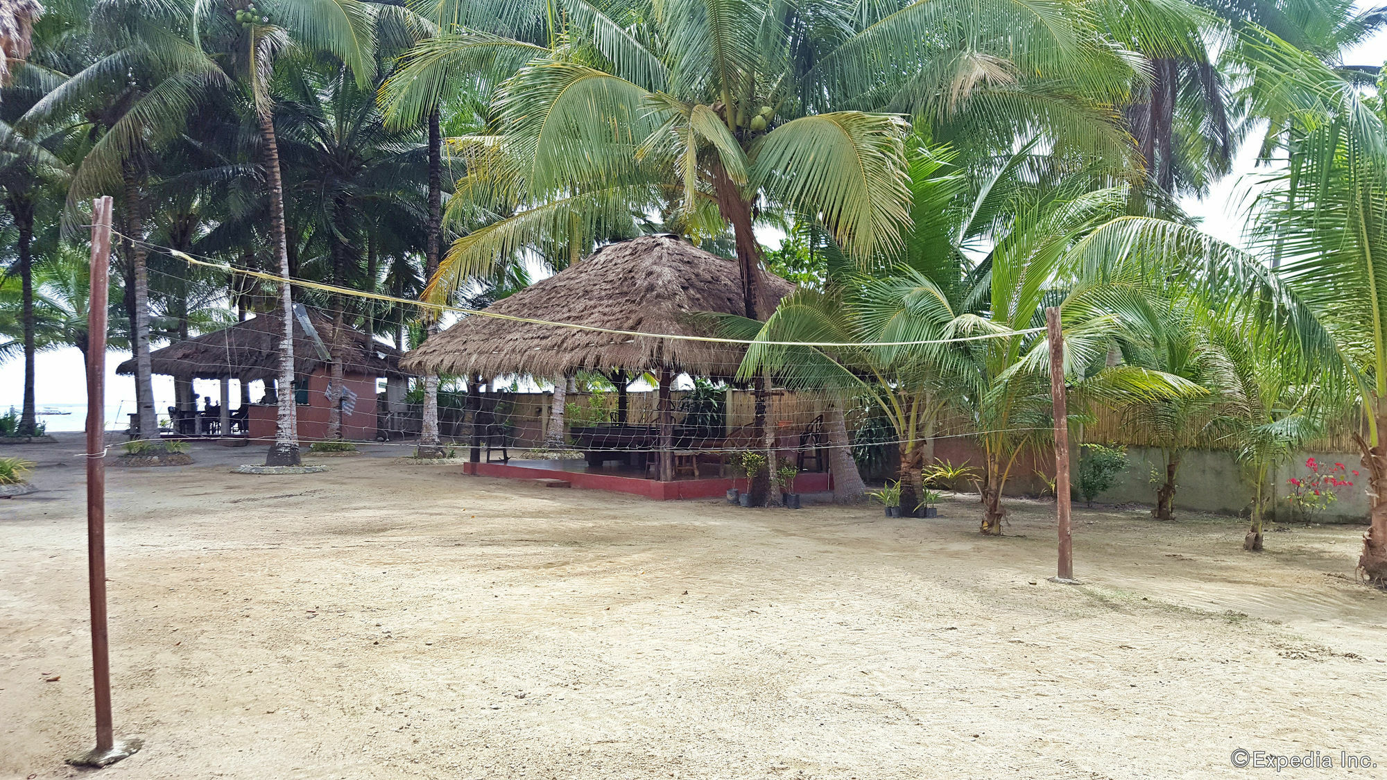 Cooper'S Beach Resort Lucbuan Exterior photo