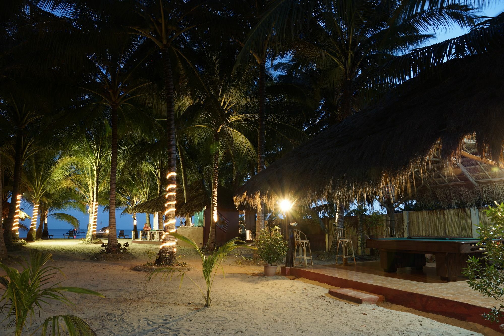 Cooper'S Beach Resort Lucbuan Exterior photo